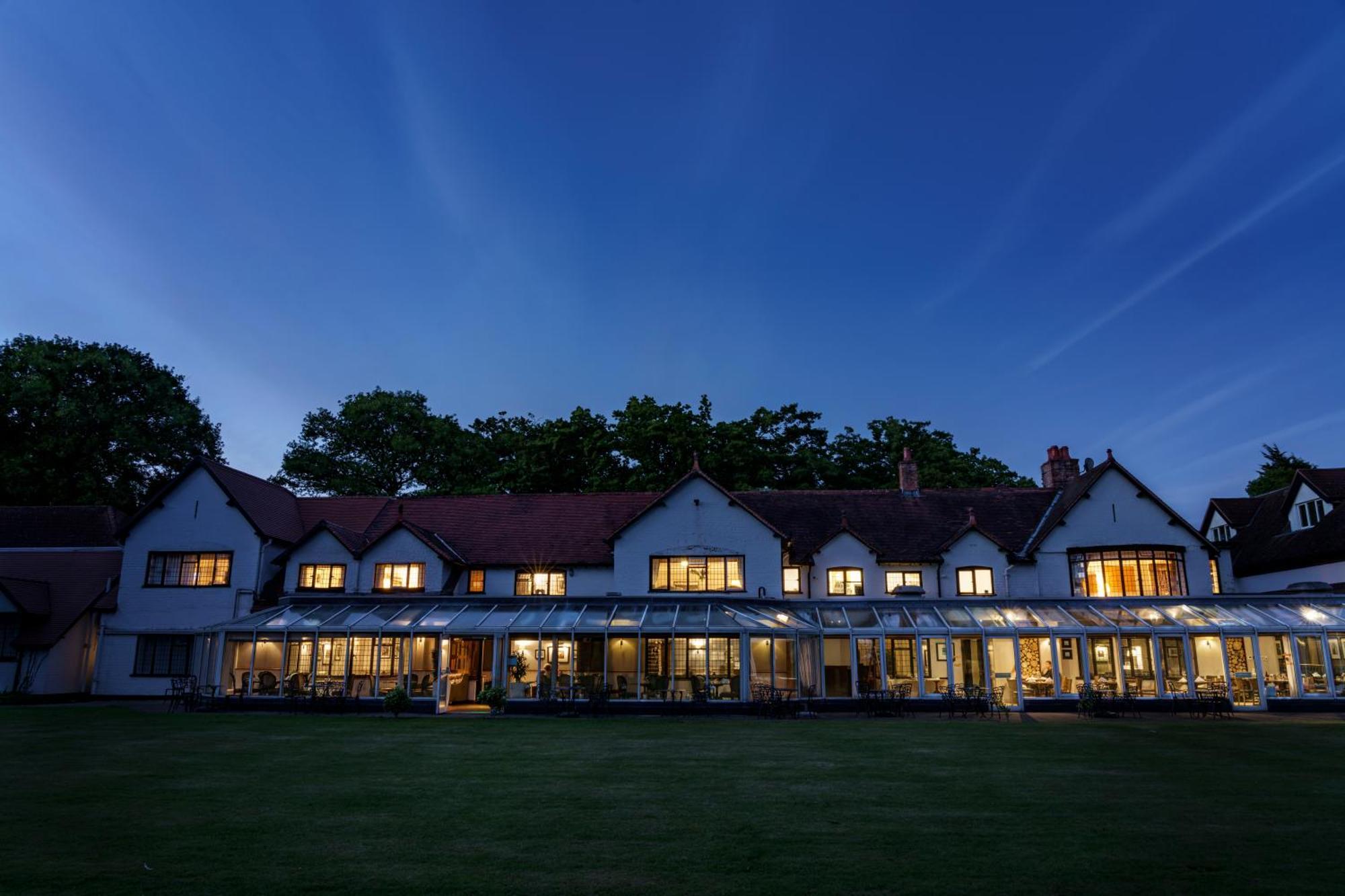 Macdonald Craxton Wood Hotel & Spa Ledsham  Esterno foto