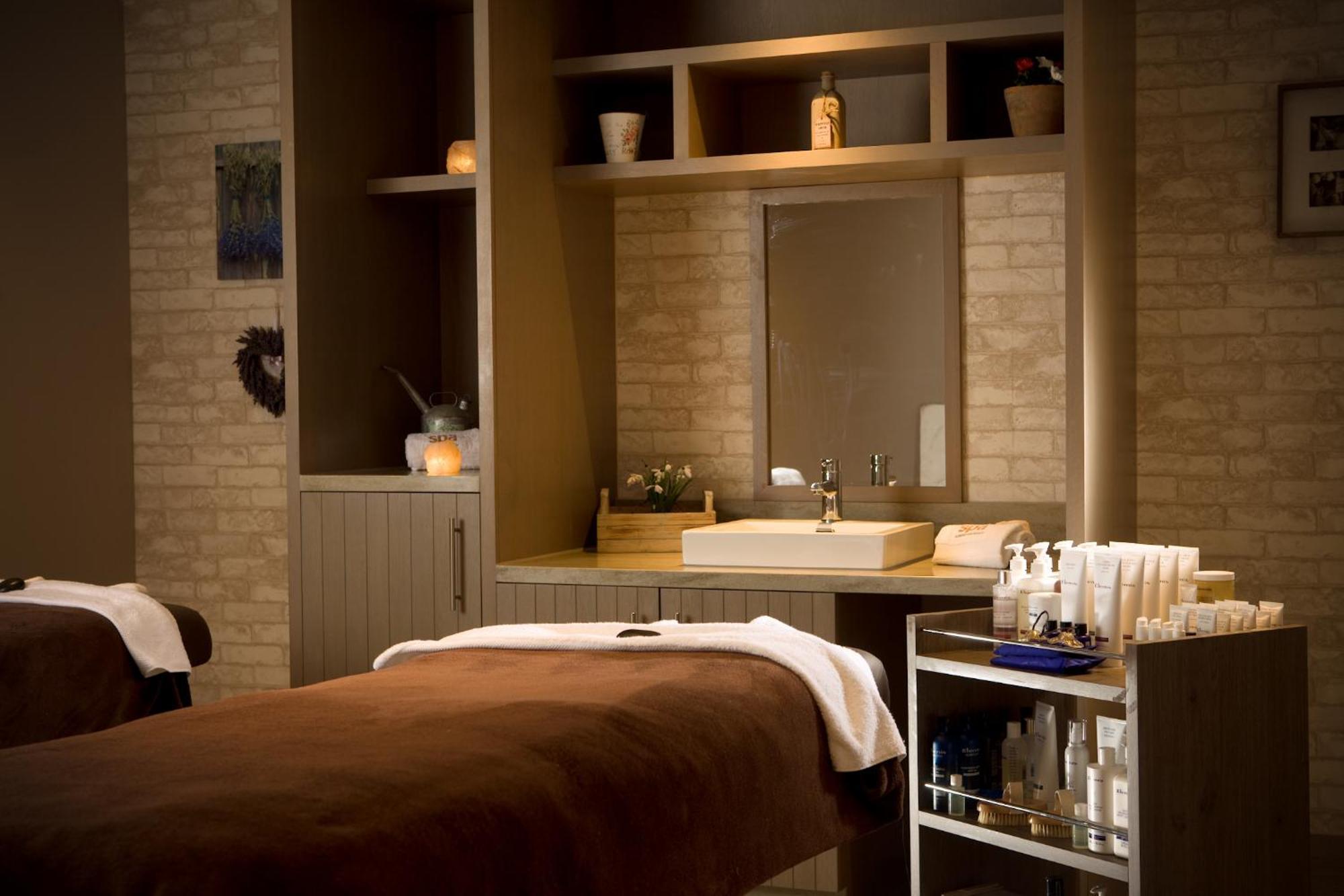Macdonald Craxton Wood Hotel & Spa Ledsham  Esterno foto